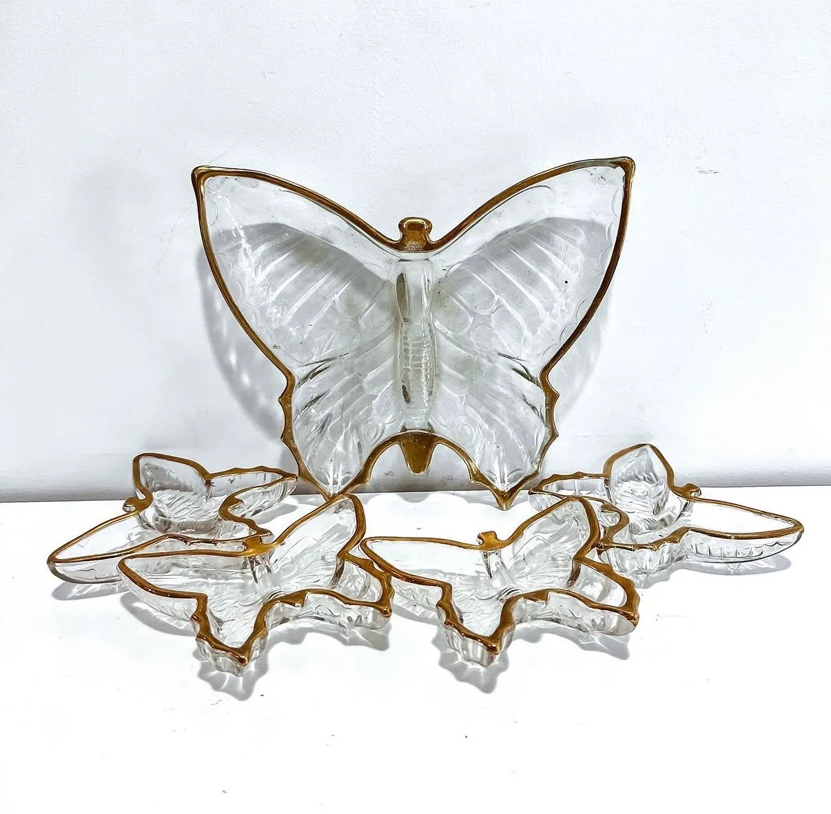 Butterfly trays